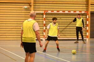 Saint-Romain-Lachalm : trois entreprises de la plasturgie s&#039;affrontent... au futsal