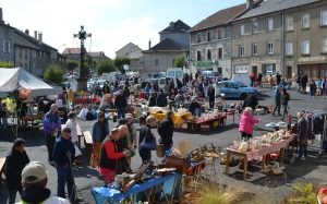 Samedi 12 septembre, Fay-sur-Lignon fait son vide-grenier