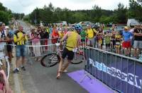 Les athlètes devaient réaliser une boucle à côté de leur vélo avant de se lancer dans la course à pied.