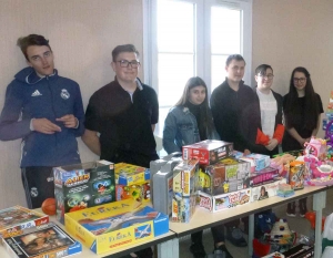 Sainte-Sigolène : une bourse solidaire de vêtements, jouets au collège samedi