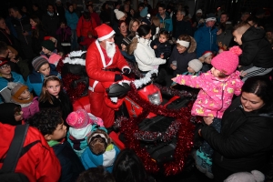 Les Estables : le Père Noël pris d&#039;assaut dans le village