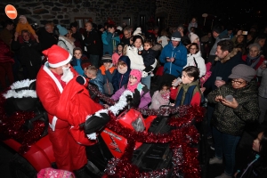 Les Estables : le Père Noël pris d&#039;assaut dans le village