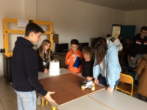 Monistrol-sur-Loire : rencontre entre étudiants et écoliers au &quot;Château&quot;