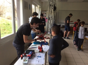 Monistrol-sur-Loire : rencontre entre étudiants et écoliers au &quot;Château&quot;