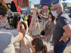 Les Estables : le marché estival du 21 août en photos