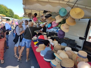 Les Estables : le marché estival du 21 août en photos