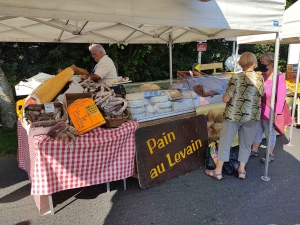 Les Estables : le marché estival du 21 août en photos