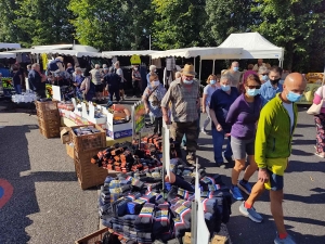 Les Estables : le marché estival du 21 août en photos