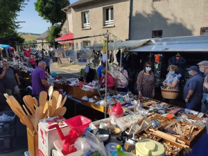 Les Estables : le marché estival du 21 août en photos