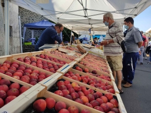 Les Estables : le marché estival du 21 août en photos