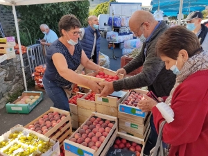 Les Estables : le marché estival du 21 août en photos