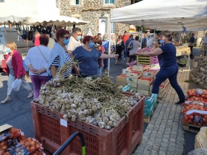 Les Estables : le marché estival du 21 août en photos