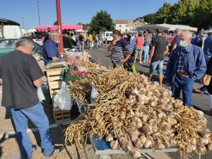 Les Estables : le marché estival du 21 août en photos