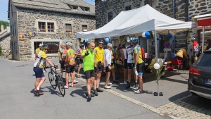 Le ravitaillement des Estables, une agréable halte pour les coureurs de l&#039;Ardéchoise