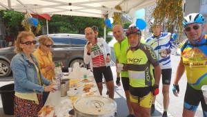 Le ravitaillement des Estables, une agréable halte pour les coureurs de l&#039;Ardéchoise