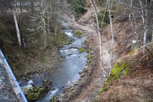 Micro-centrale hydro-électrique sur la rivière Auze : les travaux commencés puis suspendus