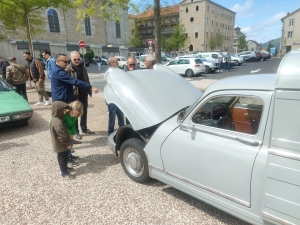 Yssingeaux : les voitures anciennes attirent les regards