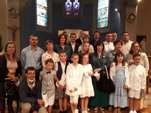 Six premières communions à l&#039;église de Saint-Maurice-de-Lignon