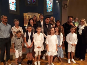 Six premières communions à l&#039;église de Saint-Maurice-de-Lignon