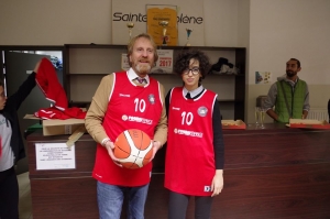 Sainte-Sigolène : de nouveaux maillots pour les basketteuses U15