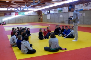 Une journée sportive à Yssingeaux pour les écoliers de Grazac