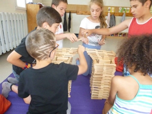 Montfaucon-en-Velay : les écoliers jouent les architectes avec Kapla