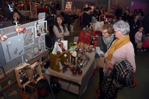 Lapte : le marché de Noël fait le plein dans le gymnase