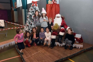 Lapte : le marché de Noël fait le plein dans le gymnase