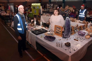 Lapte : le marché de Noël fait le plein dans le gymnase