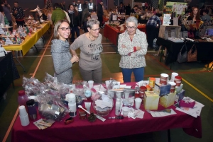 Lapte : le marché de Noël fait le plein dans le gymnase