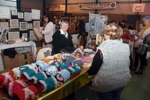 Lapte : le marché de Noël fait le plein dans le gymnase