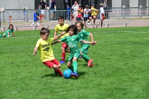 Sainte-Sigolène : du jeu au pied et des jeux pour les jeunes footballeurs au tournoi Dowlex