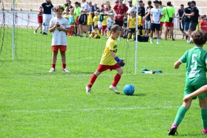 Sainte-Sigolène : du jeu au pied et des jeux pour les jeunes footballeurs au tournoi Dowlex