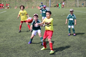 Sainte-Sigolène : du jeu au pied et des jeux pour les jeunes footballeurs au tournoi Dowlex