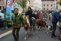 Des promenades en poneys avec La Ferme de l&#039;autre monde de Saint-Jeures.