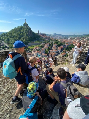 Lapte : les écoliers de Saint-Régis à pas de géants au Puy-en-Velay