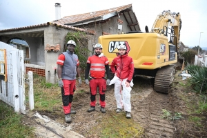 Futur pont de la Loire à Bas-en-Basset : la déconstruction de deux maisons a commencé