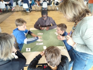 Trois écoles engagées dans un tournoi de bridge à Yssingeaux durant le temps scolaire