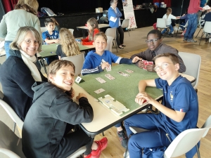 Trois écoles engagées dans un tournoi de bridge à Yssingeaux durant le temps scolaire