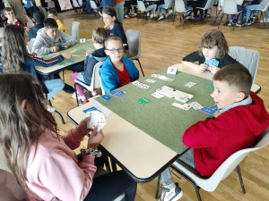 Trois écoles engagées dans un tournoi de bridge à Yssingeaux durant le temps scolaire