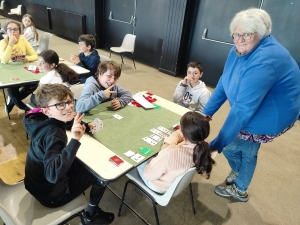 Trois écoles engagées dans un tournoi de bridge à Yssingeaux durant le temps scolaire