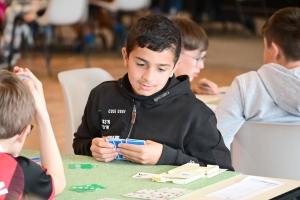 Trois écoles engagées dans un tournoi de bridge à Yssingeaux durant le temps scolaire