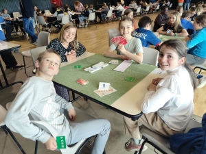 Trois écoles engagées dans un tournoi de bridge à Yssingeaux durant le temps scolaire