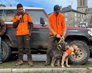 La jeunesse à l&#039;oeuvre au concours de chiens courants entre Sucs, Lizieux et Meygal