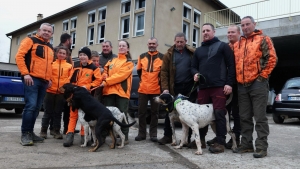 La jeunesse à l&#039;oeuvre au concours de chiens courants entre Sucs, Lizieux et Meygal