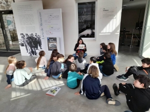 Araules : les dessins des écoliers de &quot;Recharinges&quot; exposés au Lieu de mémoire du Chambon