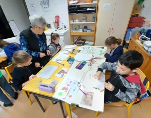 Araules : les dessins des écoliers de &quot;Recharinges&quot; exposés au Lieu de mémoire du Chambon