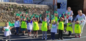 Retournac : l’école Arc-en-Ciel nettoie Mère Nature