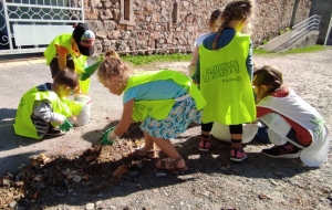 Retournac : l’école Arc-en-Ciel nettoie Mère Nature