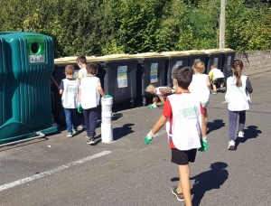 Retournac : l’école Arc-en-Ciel nettoie Mère Nature